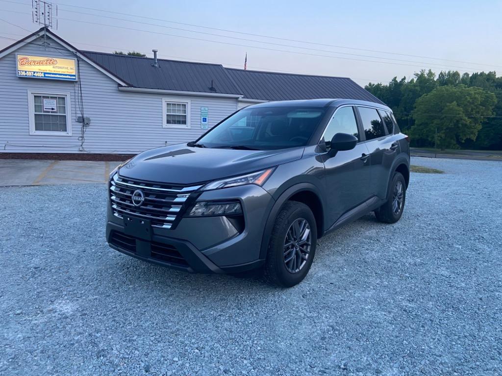 2024 Nissan Rogue S FWD's photo