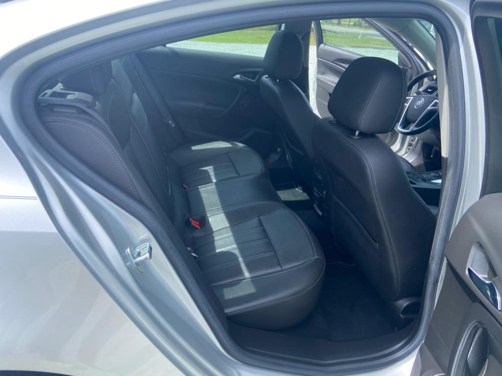 2011 Buick Regal CXL - Photo 13