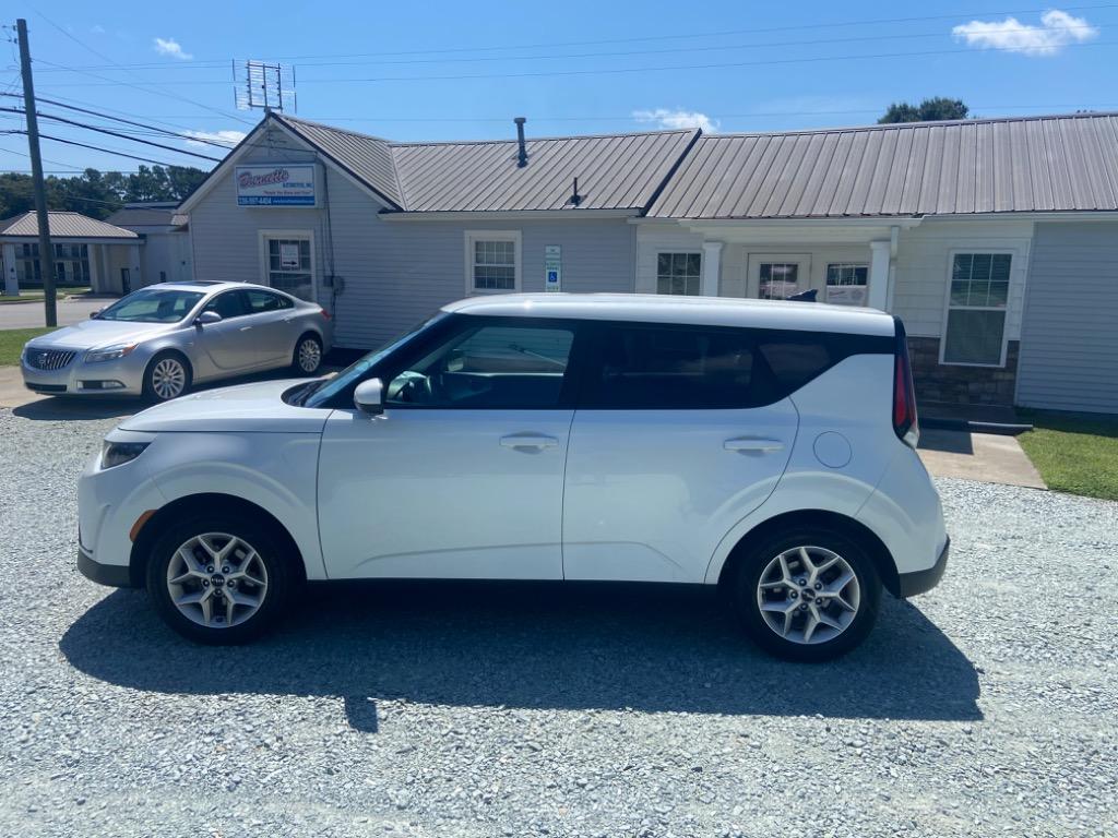2024 Kia Soul LX - Photo 8