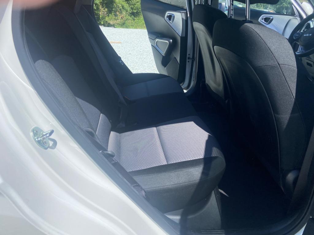2024 Kia Soul LX - Photo 14