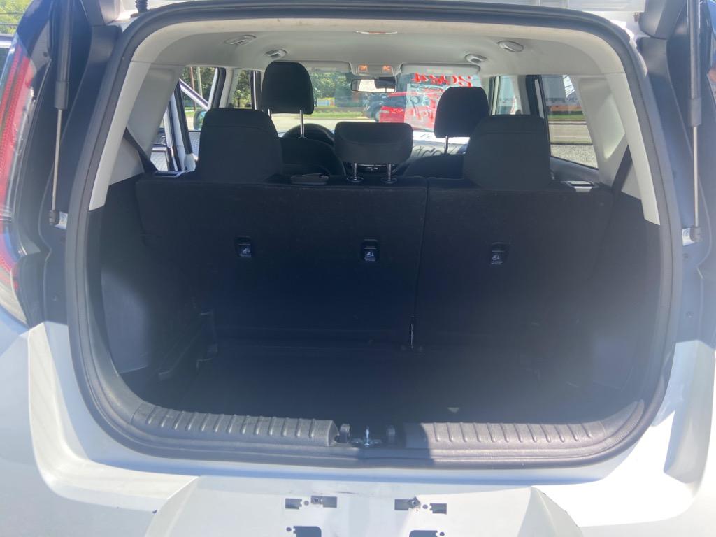 2024 Kia Soul LX - Photo 13