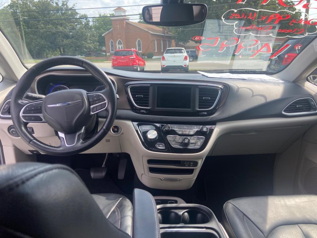 2019 Chrysler Pacifica Touring L - Photo 12
