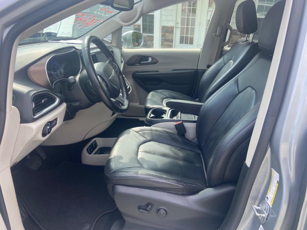 2019 Chrysler Pacifica Touring L - Photo 9