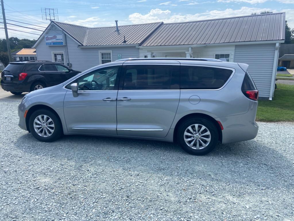 2019 Chrysler Pacifica Touring L - Photo 8