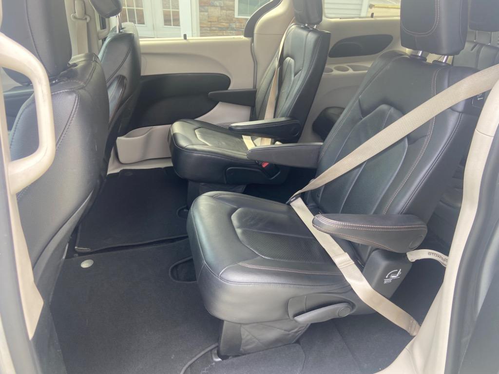 2019 Chrysler Pacifica Touring L - Photo 13